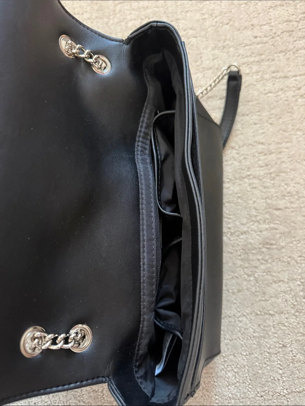 Classic Black Leather Shoulder Bag with Chain Strap